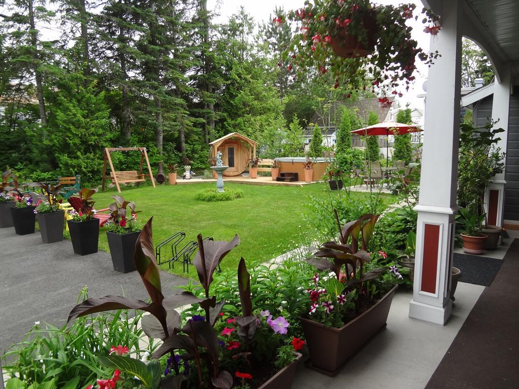 Hotel Saint-Donat Exterior photo
